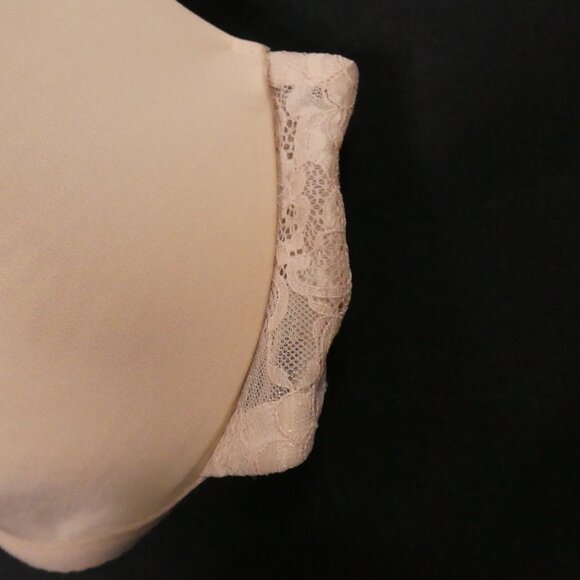 AG - ASHLEY GRAHAM | 40 DDD | Beige Seamless Bra With Lace Detail - Picture 5 of 13